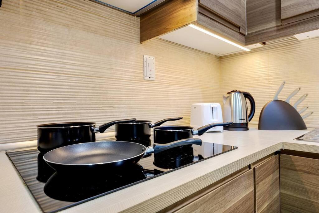 شقة First Class 4br Cozy Jumeirah Retreat