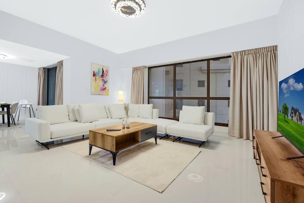 First Class 4br Cozy Jumeirah Retreat شقة دبي