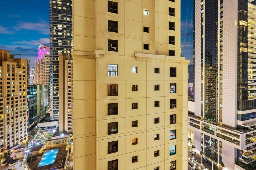 First Class 4br Cozy Jumeirah Retreat شقة *
