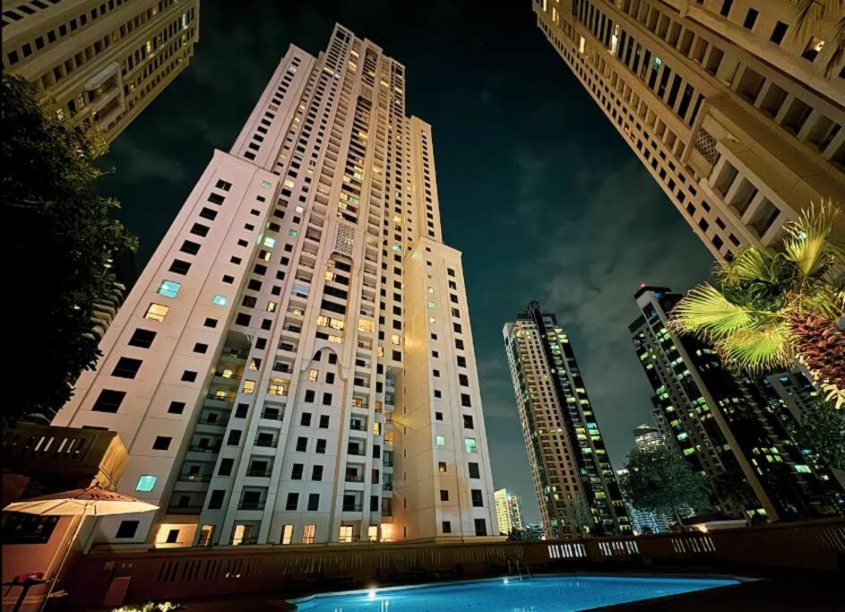 شقة First Class 4br Cozy Jumeirah Retreat