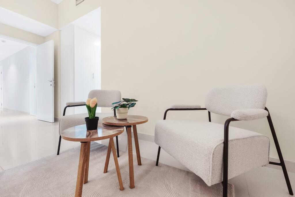 First Class 4br Cozy Jumeirah Retreat * دبي