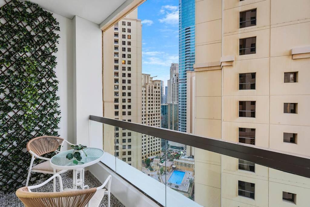First Class 4br Cozy Jumeirah Retreat شقة